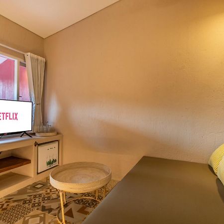 Bed and Breakfast Pinkprivate Sanur - For Cool Adults Only Экстерьер фото